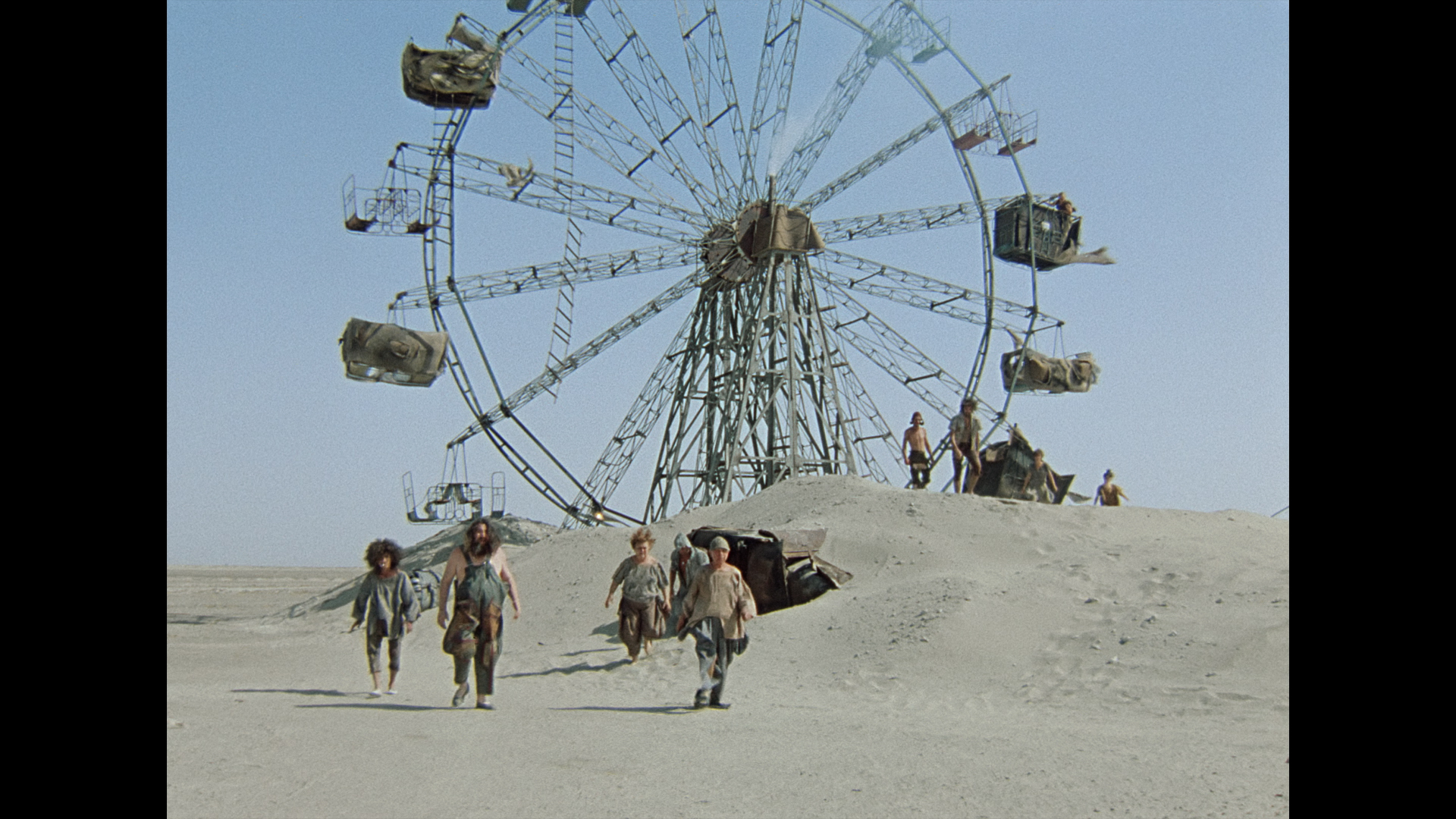 kin-dza-dza-desert-still.jpg
