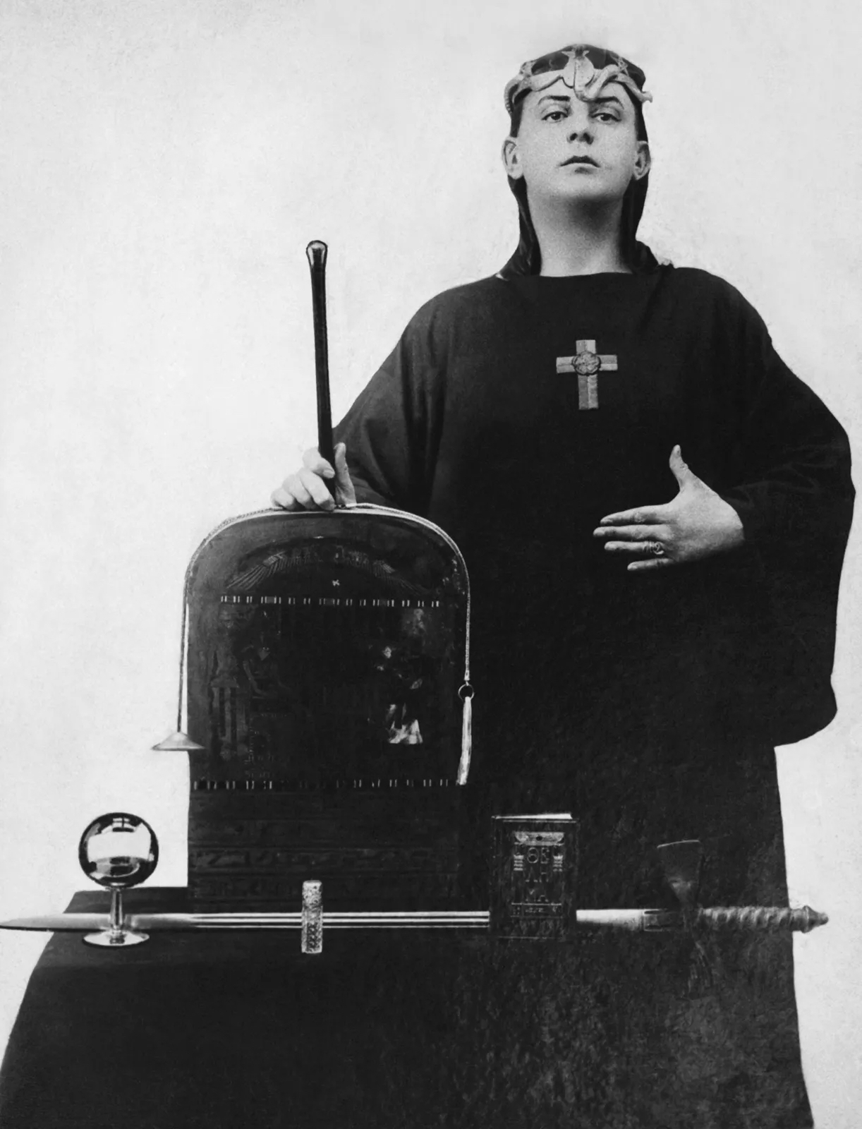 portrait-of-occultist-aleister-crowley-in-ceremonial-clothing-england-1912.jpg